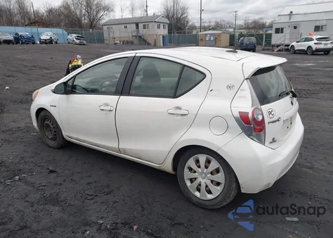 2012 Toyota Prius C Three z USA, uszkodzony, nr VIN JTDKDTB33C1518897
